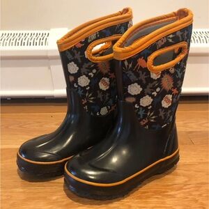 Bogs Kids Orange/Black Superhero Snow Boots size Kids 12